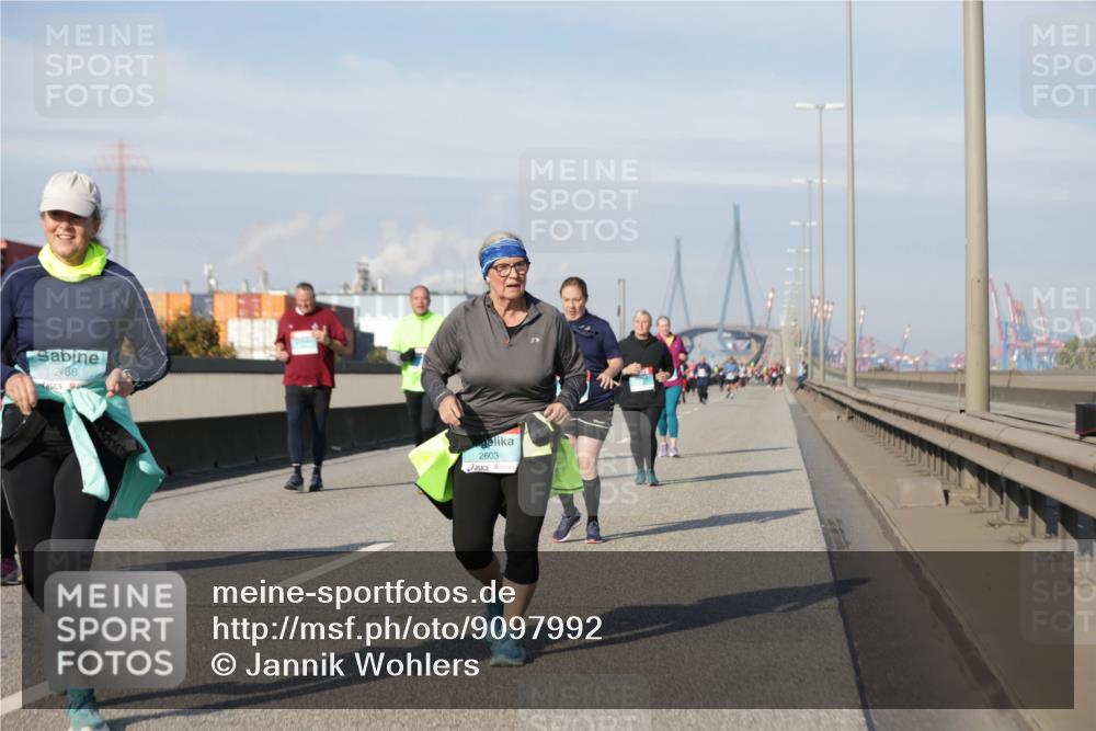 03.10.2025 - Köhlbrandbrückenlauf Jannik Wohlers http://msf.ph/oto/9097992 03.10.2025 10:18:57 Position 3 2488, 2603 meine-sportfotos.de