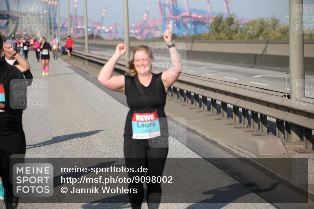 03.10.2025 - Köhlbrandbrückenlauf Jannik Wohlers http://msf.ph/oto/9098002 03.10.2025 10:16:45 Position 3 2434 meine-sportfotos.de
