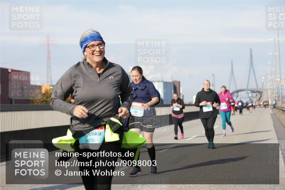 03.10.2025 - Köhlbrandbrückenlauf Jannik Wohlers http://msf.ph/oto/9098003 03.10.2025 10:18:58 Position 3 2603, 2501 meine-sportfotos.de