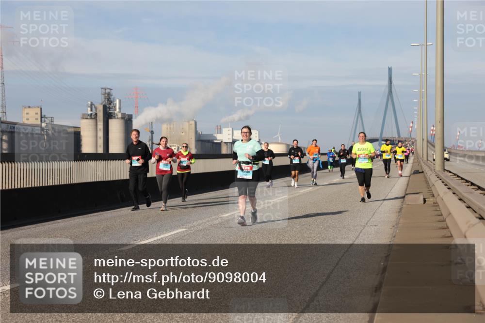 03.10.2025 - Köhlbrandbrückenlauf Lena Gebhardt http://msf.ph/oto/9098004 03.10.2025 10:10:21 Position 2  meine-sportfotos.de