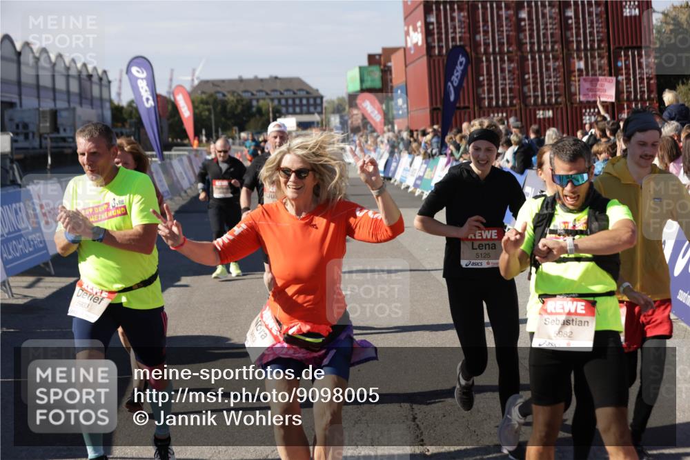 03.10.2025 - Köhlbrandbrückenlauf Jannik Wohlers http://msf.ph/oto/9098005 03.10.2025 13:22:39 Ziel 4481, 4482, 4508, 5122, 5125, 5167, 5213, 5214, 5675, 5839, 5928, 5933, 5982, 6107, 6261, 6300, 6413, 6733 meine-sportfotos.de