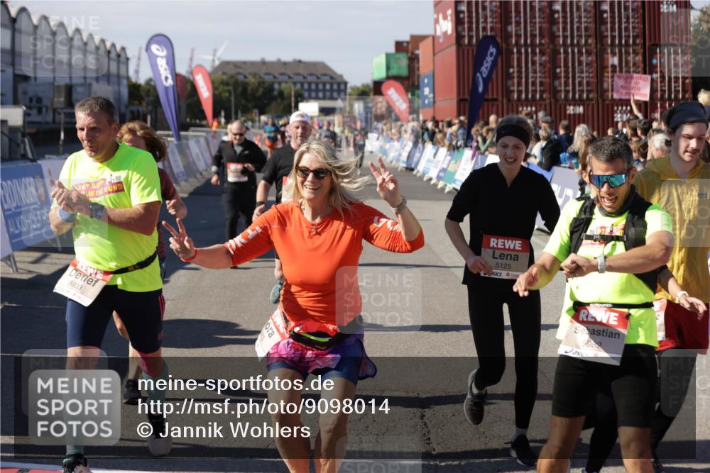 03.10.2025 - Köhlbrandbrückenlauf Jannik Wohlers http://msf.ph/oto/9098014 03.10.2025 13:22:39 Ziel 4481, 4482, 4508, 5122, 5125, 5167, 5213, 5214, 5675, 5839, 5928, 5933, 5982, 6107, 6261, 6300, 6413, 6733 meine-sportfotos.de
