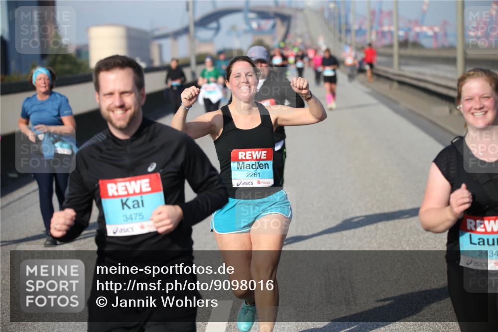 03.10.2025 - Köhlbrandbrückenlauf Jannik Wohlers http://msf.ph/oto/9098016 03.10.2025 10:16:46 Position 3 3475, 2261, 2434 meine-sportfotos.de