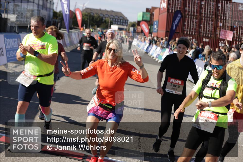 03.10.2025 - Köhlbrandbrückenlauf Jannik Wohlers http://msf.ph/oto/9098021 03.10.2025 13:22:39 Ziel 4481, 4482, 4508, 5122, 5125, 5167, 5213, 5214, 5675, 5839, 5928, 5933, 5982, 6107, 6261, 6300, 6413, 6733 meine-sportfotos.de