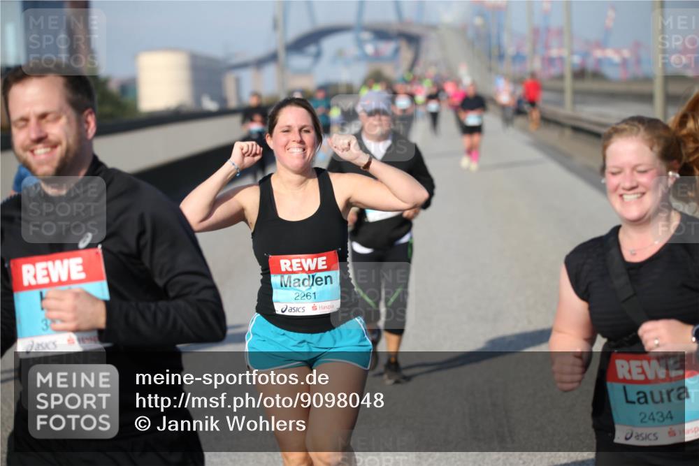 03.10.2025 - Köhlbrandbrückenlauf Jannik Wohlers http://msf.ph/oto/9098048 03.10.2025 10:16:46 Position 3 2261, 2434 meine-sportfotos.de
