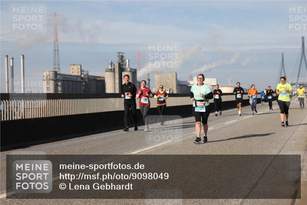 03.10.2025 - Köhlbrandbrückenlauf Lena Gebhardt http://msf.ph/oto/9098049 03.10.2025 10:10:22 Position 2  meine-sportfotos.de
