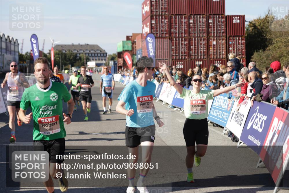 03.10.2025 - Köhlbrandbrückenlauf Jannik Wohlers http://msf.ph/oto/9098051 03.10.2025 12:56:13 Ziel 4041, 4050, 4078, 4114, 4123, 5957, 6206, 6489, 6495 meine-sportfotos.de