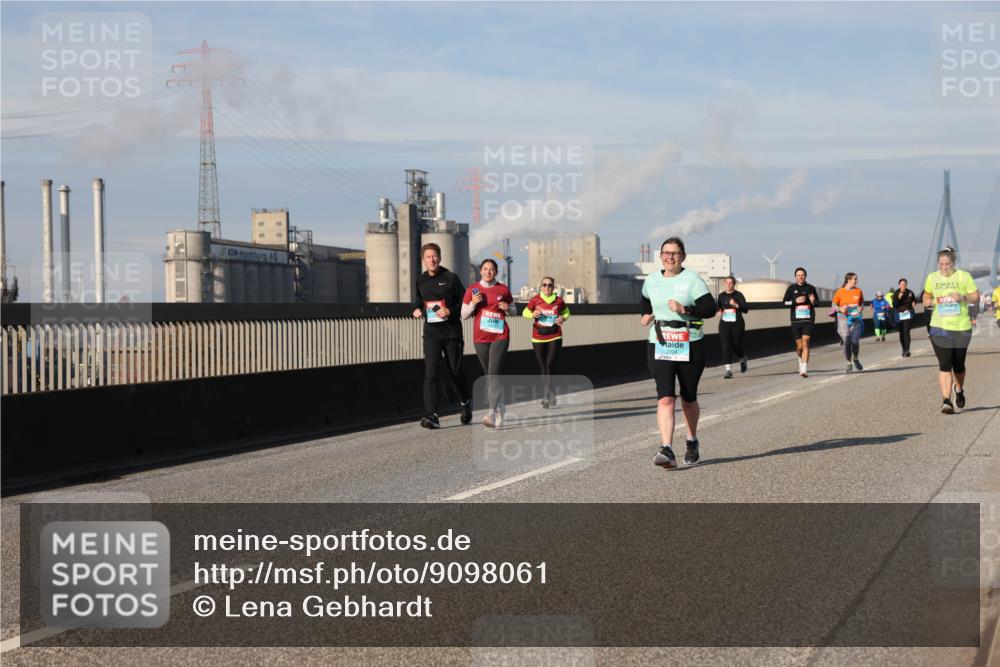 03.10.2025 - Köhlbrandbrückenlauf Lena Gebhardt http://msf.ph/oto/9098061 03.10.2025 10:10:22 Position 2 2924 meine-sportfotos.de
