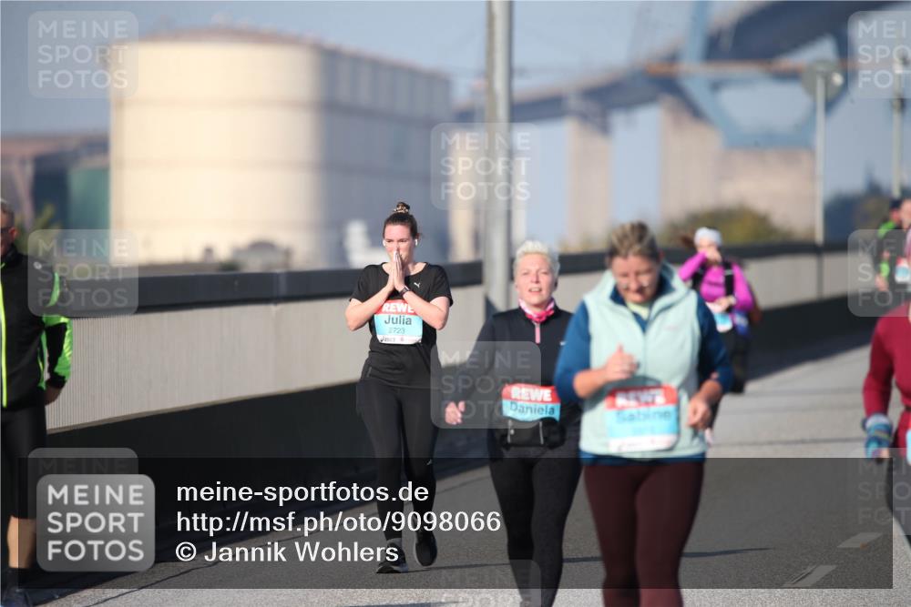 03.10.2025 - Köhlbrandbrückenlauf Jannik Wohlers http://msf.ph/oto/9098066 03.10.2025 10:19:38 Position 3 2723 meine-sportfotos.de