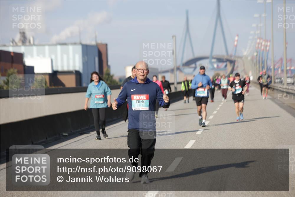 03.10.2025 - Köhlbrandbrückenlauf Jannik Wohlers http://msf.ph/oto/9098067 03.10.2025 10:19:23 Position 3 3517 meine-sportfotos.de