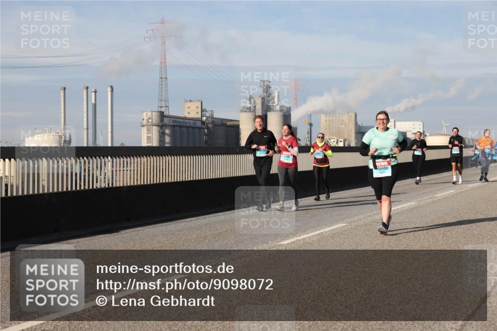 03.10.2025 - Köhlbrandbrückenlauf Lena Gebhardt http://msf.ph/oto/9098072 03.10.2025 10:10:22 Position 2 2924 meine-sportfotos.de