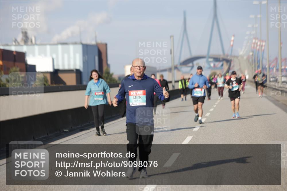 03.10.2025 - Köhlbrandbrückenlauf Jannik Wohlers http://msf.ph/oto/9098076 03.10.2025 10:19:23 Position 3 3517 meine-sportfotos.de