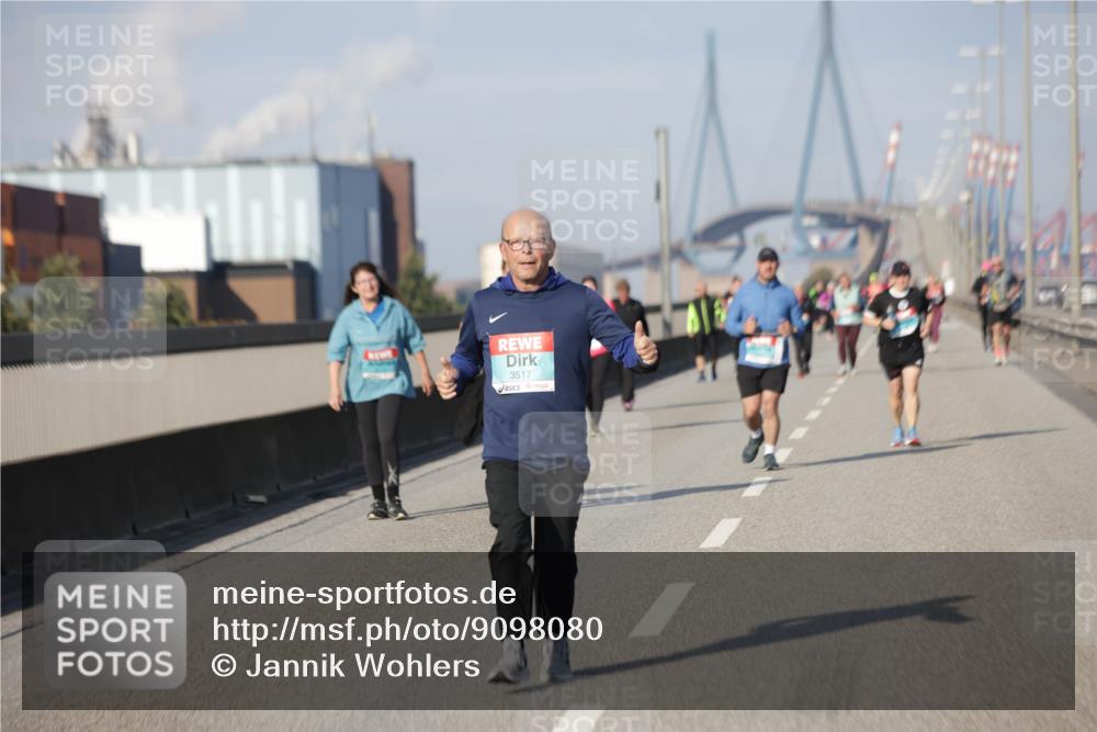 03.10.2025 - Köhlbrandbrückenlauf Jannik Wohlers http://msf.ph/oto/9098080 03.10.2025 10:19:23 Position 3 3517 meine-sportfotos.de