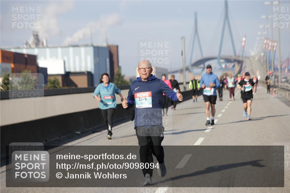 03.10.2025 - Köhlbrandbrückenlauf Jannik Wohlers http://msf.ph/oto/9098094 03.10.2025 10:19:23 Position 3 3517 meine-sportfotos.de