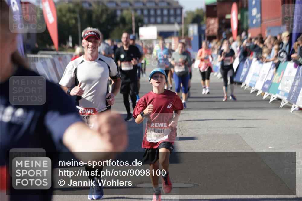 03.10.2025 - Köhlbrandbrückenlauf Jannik Wohlers http://msf.ph/oto/9098100 03.10.2025 13:23:20 Ziel 4339, 4553, 4905, 4911, 5076, 5573, 5716, 6277, 6291, 6618, 6619, 6652, 6653 meine-sportfotos.de