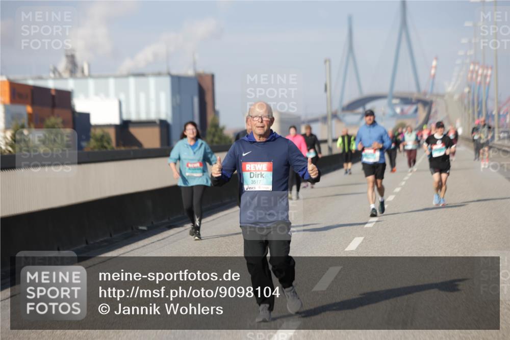 03.10.2025 - Köhlbrandbrückenlauf Jannik Wohlers http://msf.ph/oto/9098104 03.10.2025 10:19:23 Position 3 3517 meine-sportfotos.de