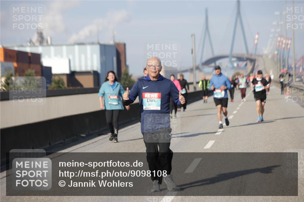 03.10.2025 - Köhlbrandbrückenlauf Jannik Wohlers http://msf.ph/oto/9098108 03.10.2025 10:19:23 Position 3 3517 meine-sportfotos.de