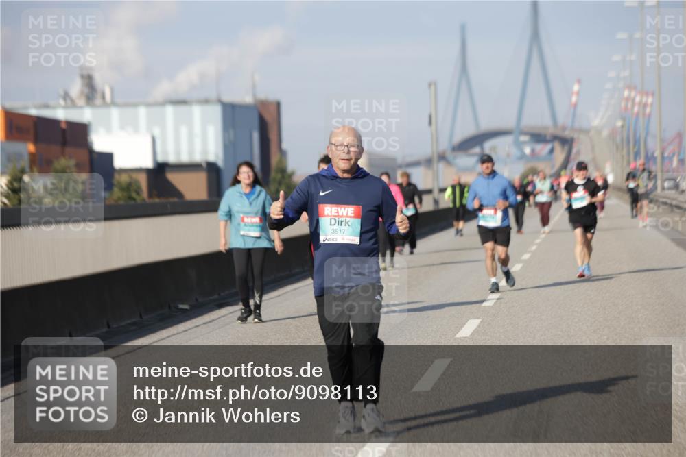 03.10.2025 - Köhlbrandbrückenlauf Jannik Wohlers http://msf.ph/oto/9098113 03.10.2025 10:19:23 Position 3 3517 meine-sportfotos.de