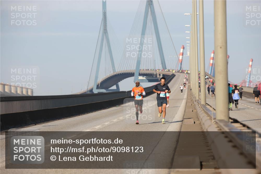03.10.2025 - Köhlbrandbrückenlauf Lena Gebhardt http://msf.ph/oto/9098123 03.10.2025 09:34:16 Position 2  meine-sportfotos.de