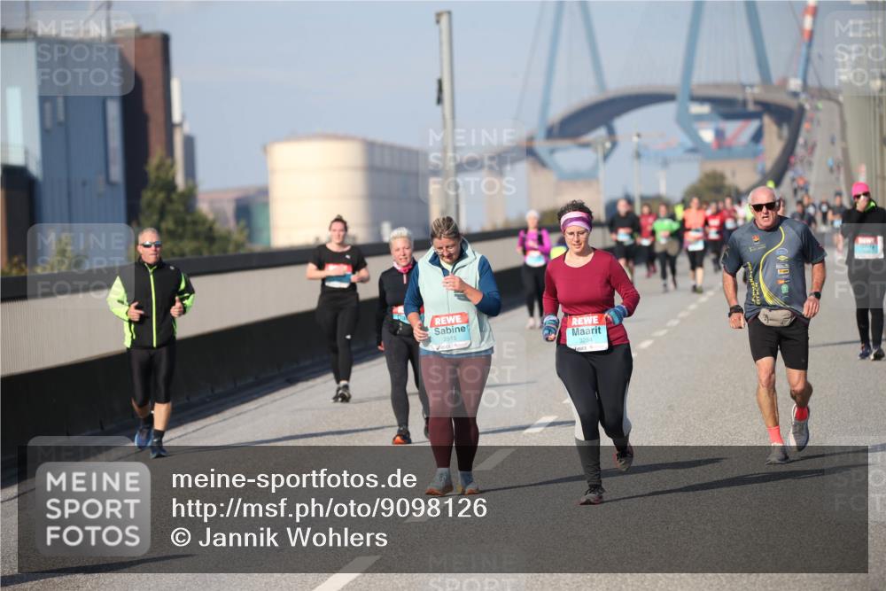 03.10.2025 - Köhlbrandbrückenlauf Jannik Wohlers http://msf.ph/oto/9098126 03.10.2025 10:19:41 Position 3 2515, 3284 meine-sportfotos.de