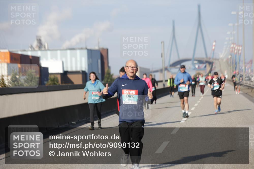 03.10.2025 - Köhlbrandbrückenlauf Jannik Wohlers http://msf.ph/oto/9098132 03.10.2025 10:19:24 Position 3 3517 meine-sportfotos.de