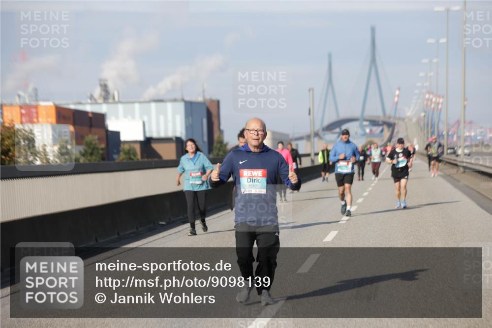 03.10.2025 - Köhlbrandbrückenlauf Jannik Wohlers http://msf.ph/oto/9098139 03.10.2025 10:19:24 Position 3 3517 meine-sportfotos.de