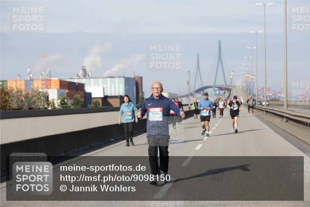 03.10.2025 - Köhlbrandbrückenlauf Jannik Wohlers http://msf.ph/oto/9098150 03.10.2025 10:19:24 Position 3 3517 meine-sportfotos.de