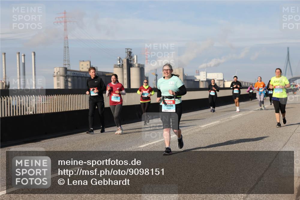 03.10.2025 - Köhlbrandbrückenlauf Lena Gebhardt http://msf.ph/oto/9098151 03.10.2025 10:10:23 Position 2 2924, 1800 meine-sportfotos.de