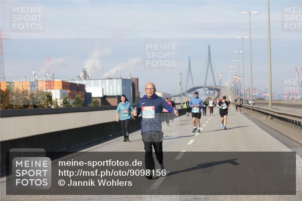 03.10.2025 - Köhlbrandbrückenlauf Jannik Wohlers http://msf.ph/oto/9098156 03.10.2025 10:19:24 Position 3 3517 meine-sportfotos.de