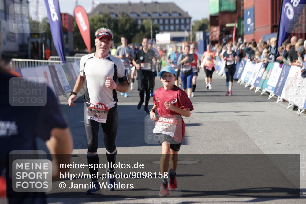 03.10.2025 - Köhlbrandbrückenlauf Jannik Wohlers http://msf.ph/oto/9098158 03.10.2025 13:23:20 Ziel 4339, 4553, 4905, 4911, 5076, 5573, 5716, 6277, 6291, 6618, 6619, 6652, 6653 meine-sportfotos.de