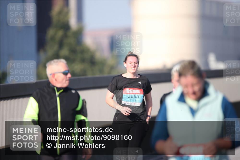 03.10.2025 - Köhlbrandbrückenlauf Jannik Wohlers http://msf.ph/oto/9098160 03.10.2025 10:19:44 Position 3 2723 meine-sportfotos.de