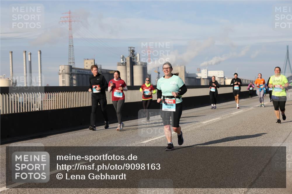 03.10.2025 - Köhlbrandbrückenlauf Lena Gebhardt http://msf.ph/oto/9098163 03.10.2025 10:10:23 Position 2 2924 meine-sportfotos.de