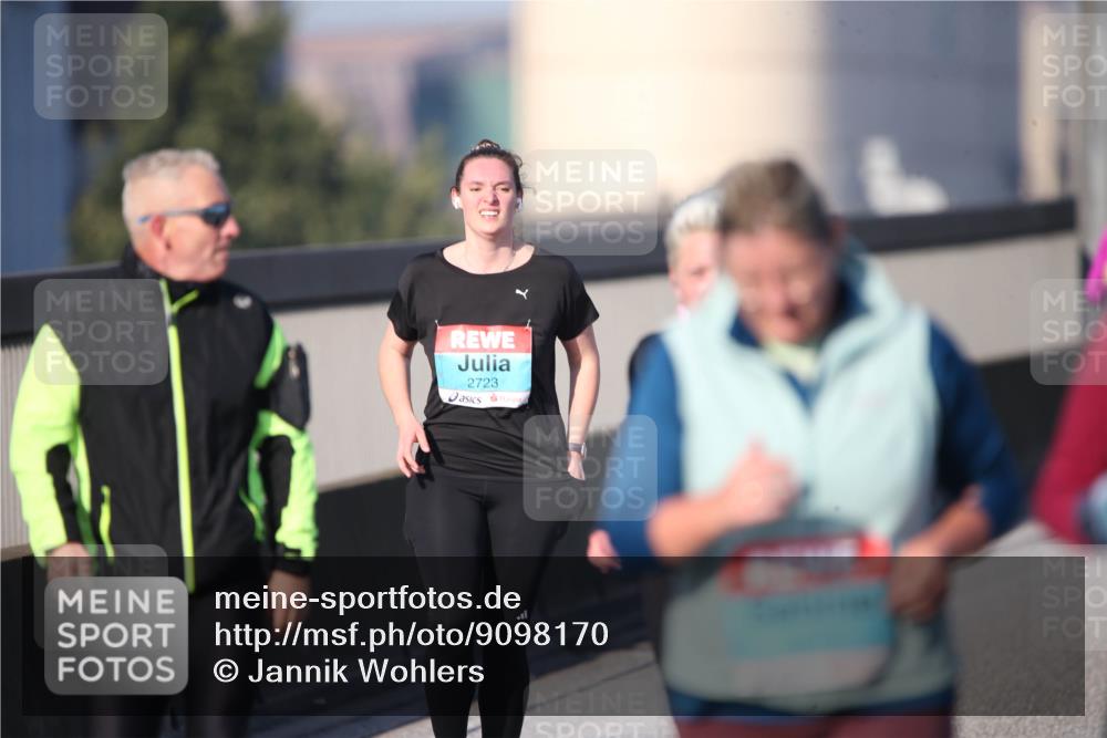 03.10.2025 - Köhlbrandbrückenlauf Jannik Wohlers http://msf.ph/oto/9098170 03.10.2025 10:19:44 Position 3 2723 meine-sportfotos.de
