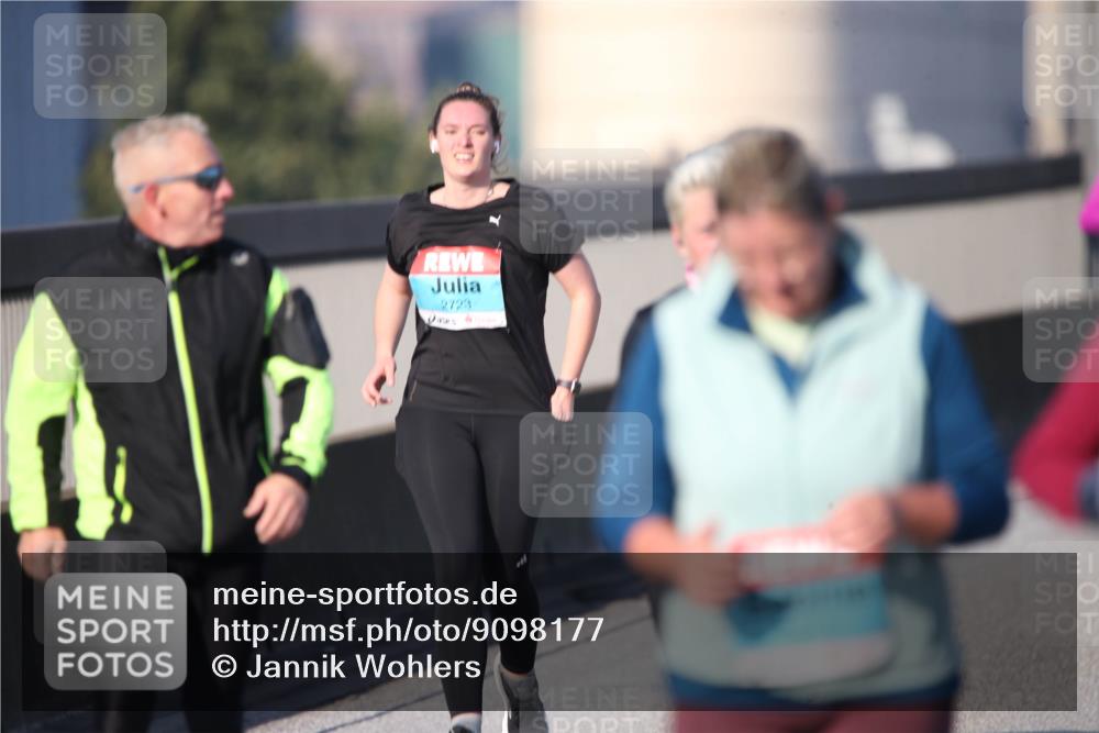 03.10.2025 - Köhlbrandbrückenlauf Jannik Wohlers http://msf.ph/oto/9098177 03.10.2025 10:19:44 Position 3 2723 meine-sportfotos.de