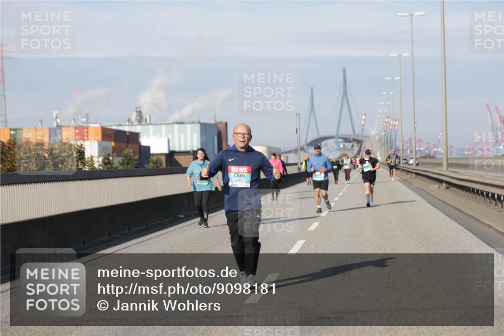 03.10.2025 - Köhlbrandbrückenlauf Jannik Wohlers http://msf.ph/oto/9098181 03.10.2025 10:19:24 Position 3 3517 meine-sportfotos.de