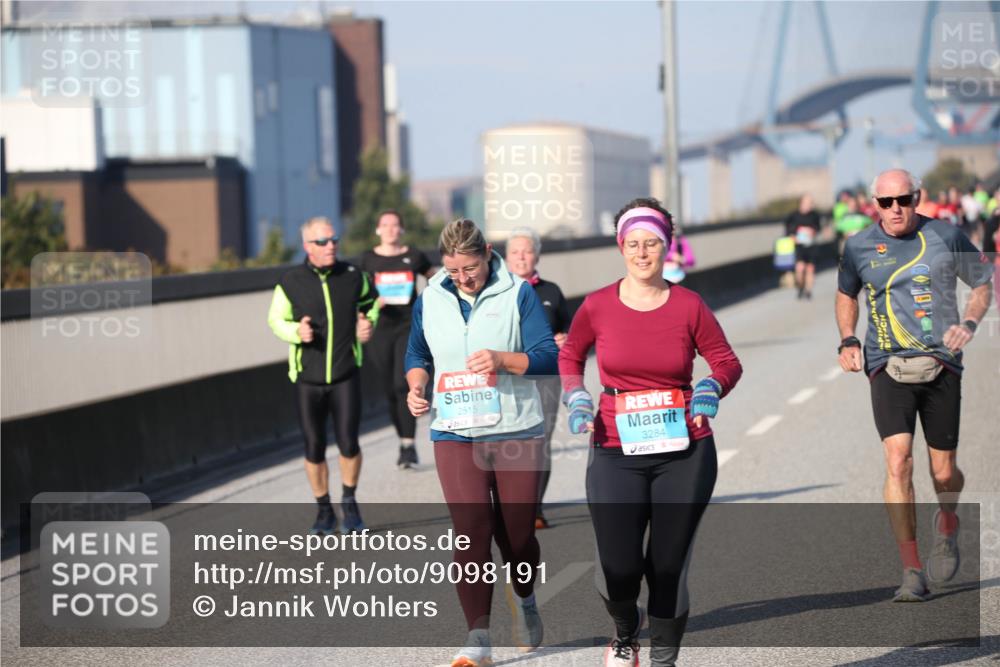 03.10.2025 - Köhlbrandbrückenlauf Jannik Wohlers http://msf.ph/oto/9098191 03.10.2025 10:19:46 Position 3 2515, 3284 meine-sportfotos.de