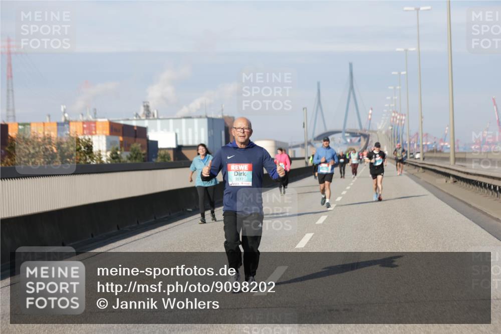 03.10.2025 - Köhlbrandbrückenlauf Jannik Wohlers http://msf.ph/oto/9098202 03.10.2025 10:19:24 Position 3 3517 meine-sportfotos.de