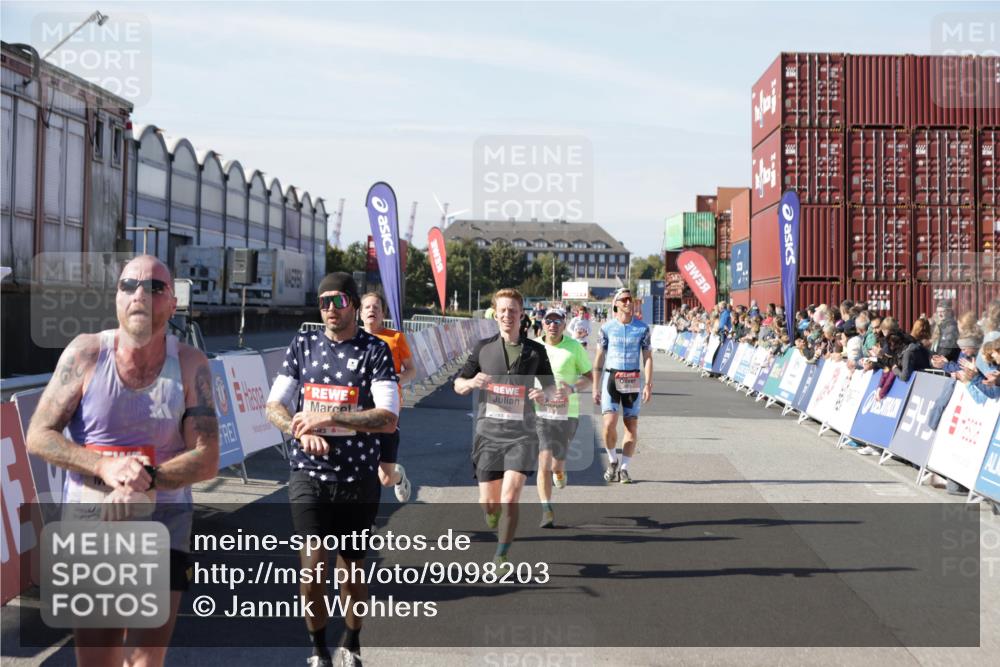03.10.2025 - Köhlbrandbrückenlauf Jannik Wohlers http://msf.ph/oto/9098203 03.10.2025 12:56:15 Ziel 4028, 4041, 4050, 4078, 4114, 4123, 5957, 6206, 6489, 6495 meine-sportfotos.de