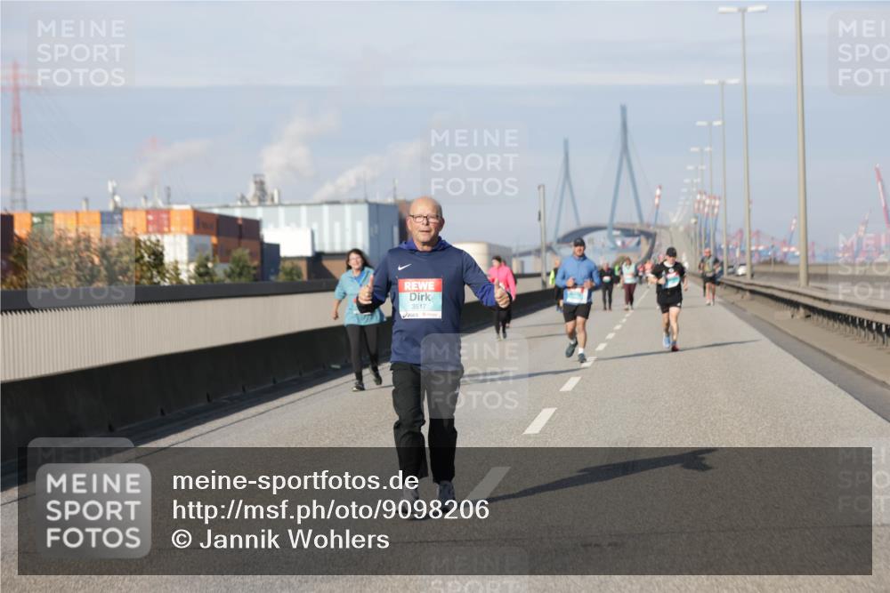 03.10.2025 - Köhlbrandbrückenlauf Jannik Wohlers http://msf.ph/oto/9098206 03.10.2025 10:19:25 Position 3 3517 meine-sportfotos.de