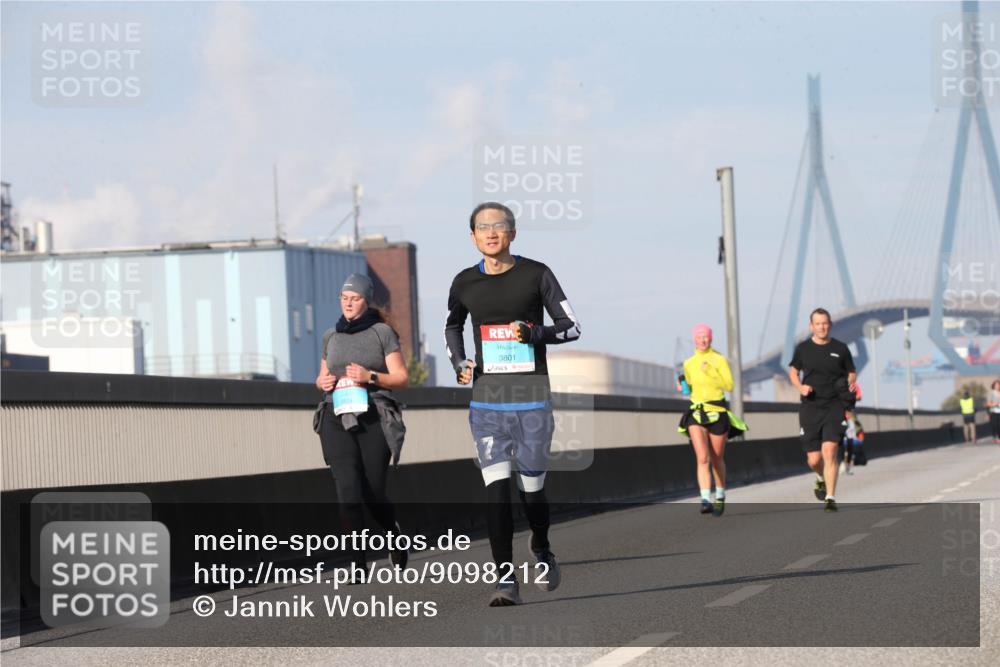 03.10.2025 - Köhlbrandbrückenlauf Jannik Wohlers http://msf.ph/oto/9098212 03.10.2025 10:21:47 Position 3 3801 meine-sportfotos.de