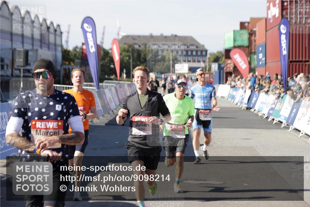 03.10.2025 - Köhlbrandbrückenlauf Jannik Wohlers http://msf.ph/oto/9098214 03.10.2025 12:56:15 Ziel 4028, 4041, 4050, 4078, 4114, 4123, 5957, 6206, 6489, 6495 meine-sportfotos.de