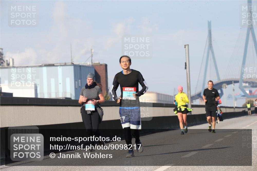 03.10.2025 - Köhlbrandbrückenlauf Jannik Wohlers http://msf.ph/oto/9098217 03.10.2025 10:21:47 Position 3 380 meine-sportfotos.de