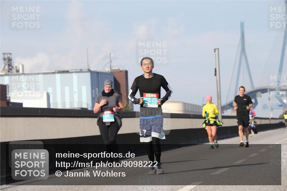 03.10.2025 - Köhlbrandbrückenlauf Jannik Wohlers http://msf.ph/oto/9098222 03.10.2025 10:21:48 Position 3  meine-sportfotos.de