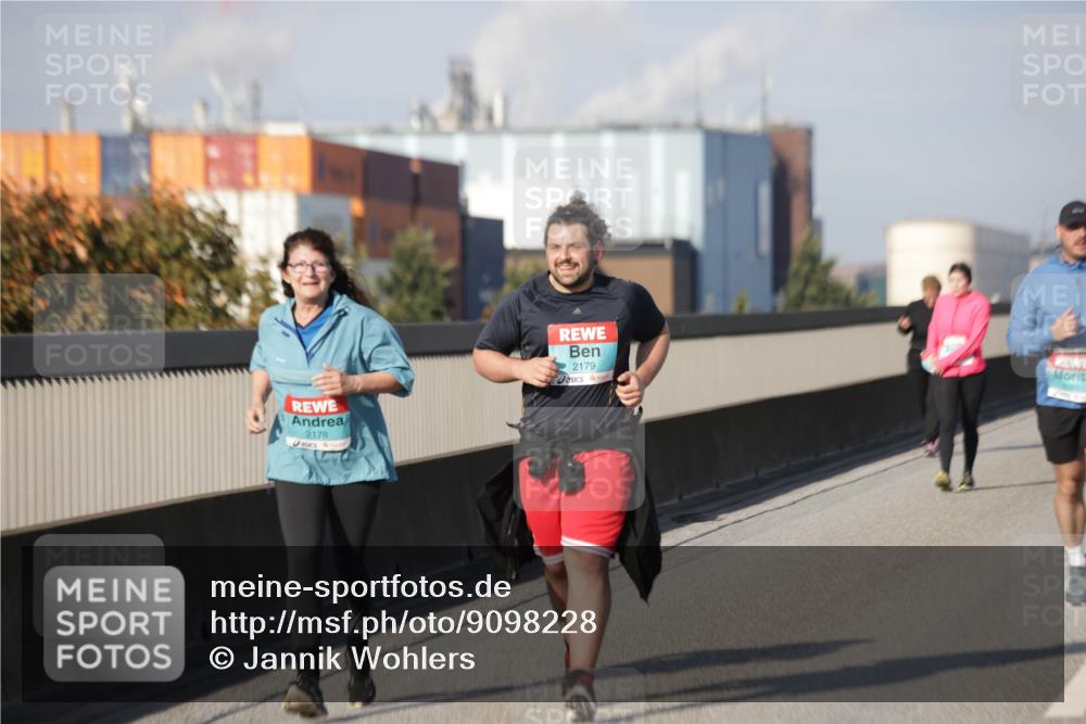 03.10.2025 - Köhlbrandbrückenlauf Jannik Wohlers http://msf.ph/oto/9098228 03.10.2025 10:19:28 Position 3 2178, 2179 meine-sportfotos.de