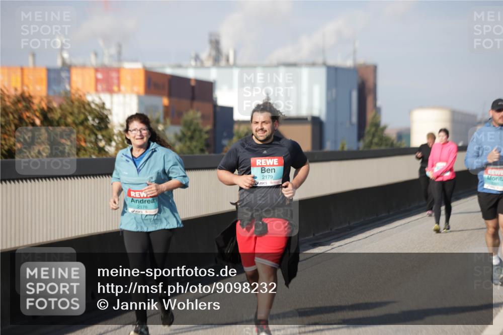 03.10.2025 - Köhlbrandbrückenlauf Jannik Wohlers http://msf.ph/oto/9098232 03.10.2025 10:19:28 Position 3 2178, 2179 meine-sportfotos.de