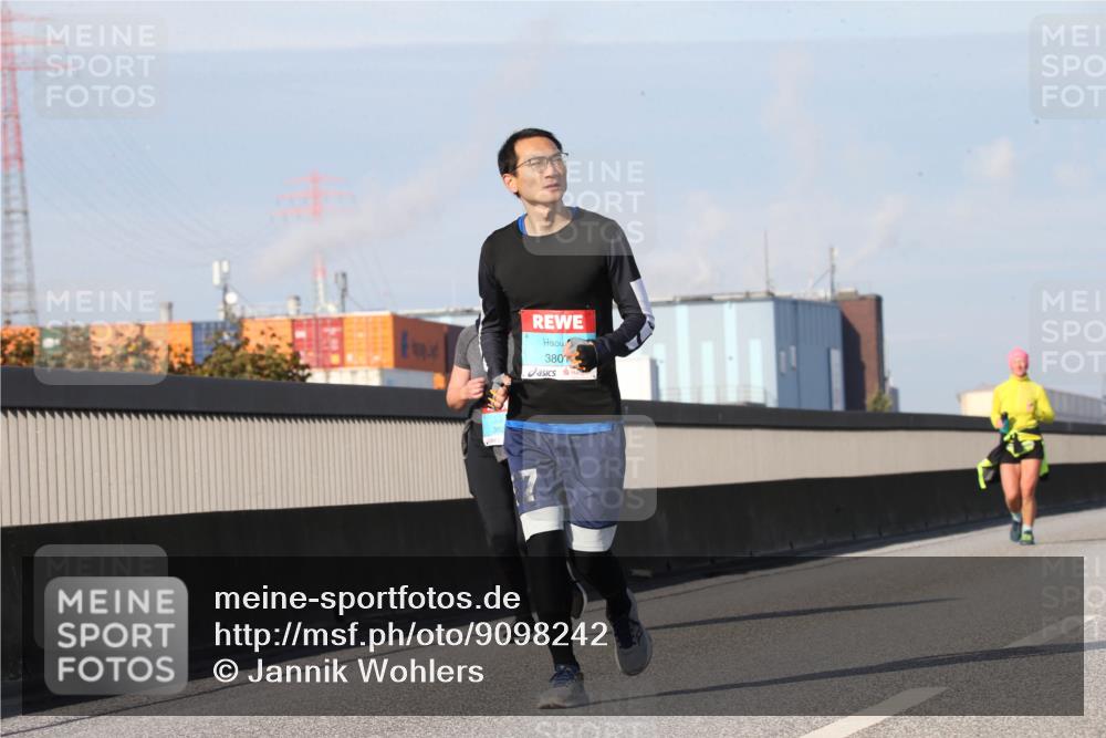 03.10.2025 - Köhlbrandbrückenlauf Jannik Wohlers http://msf.ph/oto/9098242 03.10.2025 10:21:52 Position 3 380 meine-sportfotos.de