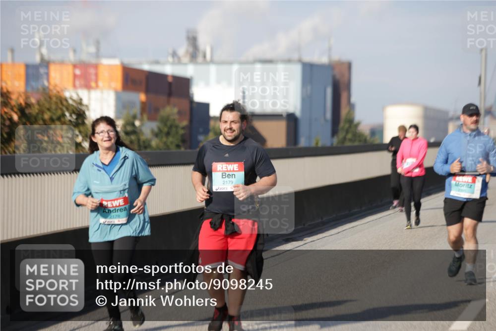 03.10.2025 - Köhlbrandbrückenlauf Jannik Wohlers http://msf.ph/oto/9098245 03.10.2025 10:19:28 Position 3 2178, 2179 meine-sportfotos.de