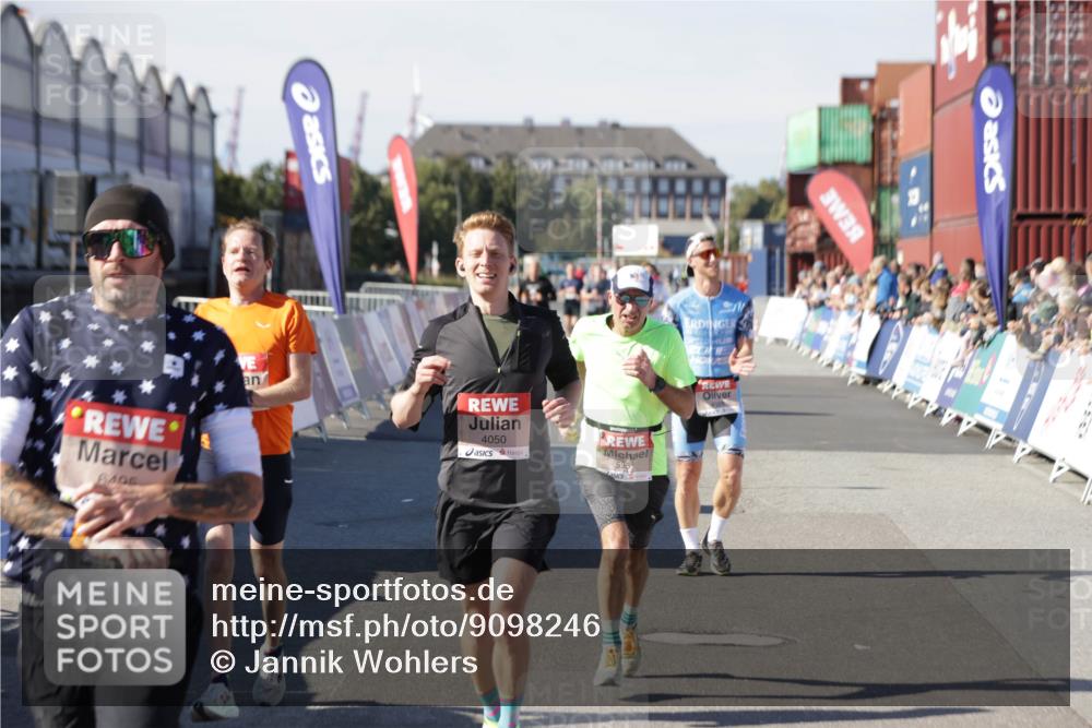 03.10.2025 - Köhlbrandbrückenlauf Jannik Wohlers http://msf.ph/oto/9098246 03.10.2025 12:56:15 Ziel 4028, 4041, 4050, 4078, 4114, 4123, 5957, 6206, 6489, 6495 meine-sportfotos.de