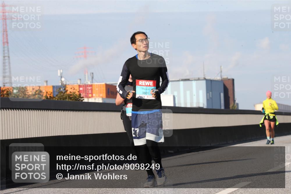 03.10.2025 - Köhlbrandbrückenlauf Jannik Wohlers http://msf.ph/oto/9098249 03.10.2025 10:21:52 Position 3 3801 meine-sportfotos.de