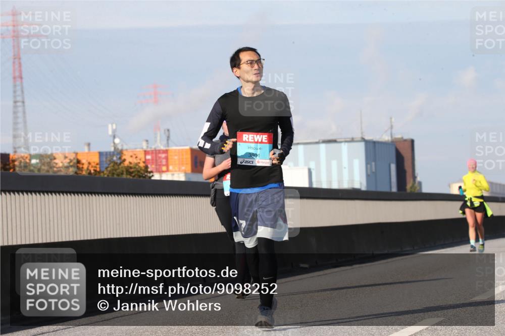 03.10.2025 - Köhlbrandbrückenlauf Jannik Wohlers http://msf.ph/oto/9098252 03.10.2025 10:21:52 Position 3 3801 meine-sportfotos.de